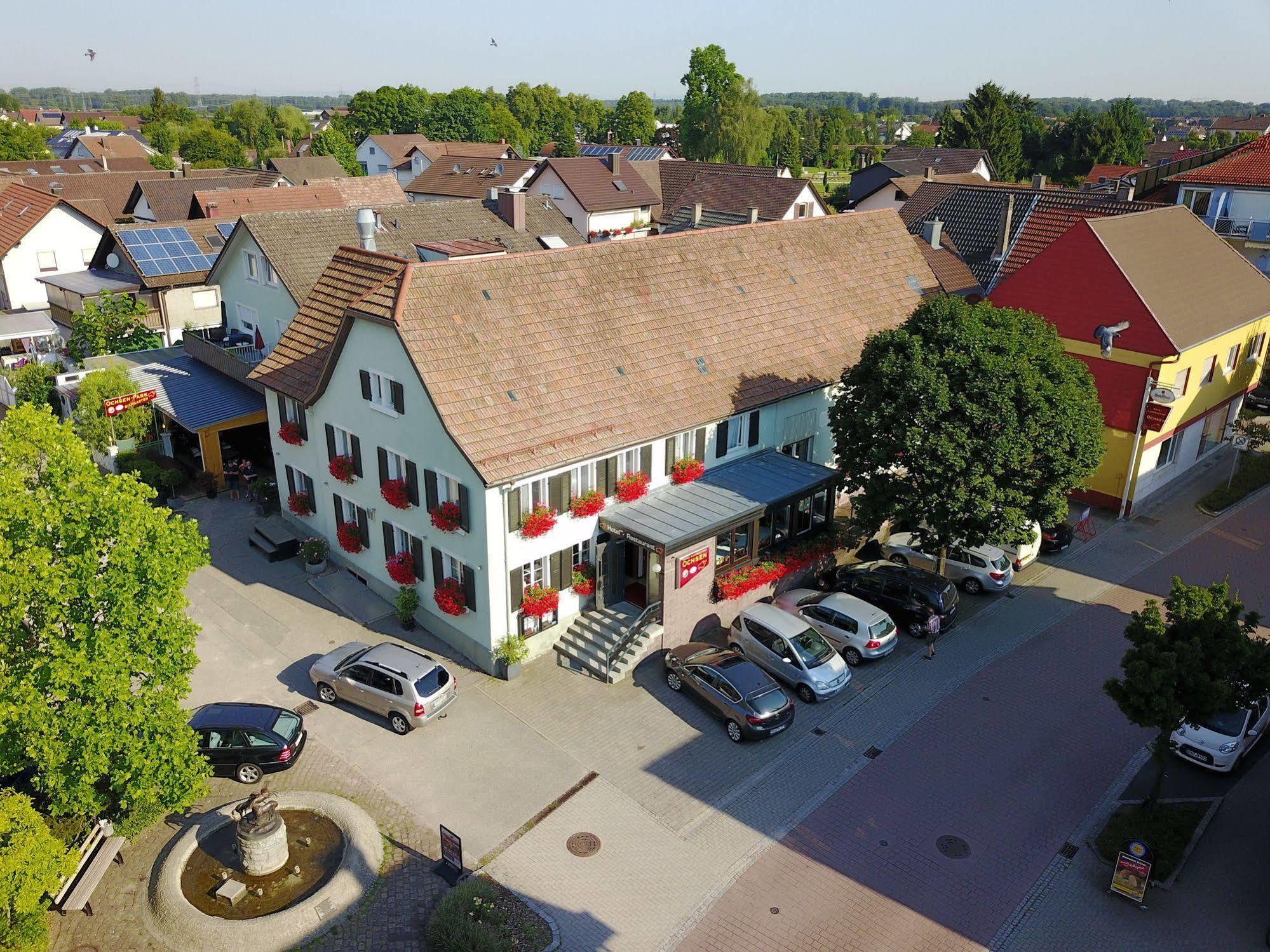 Landgasthof Ochsen Зинцхайм Екстериор снимка